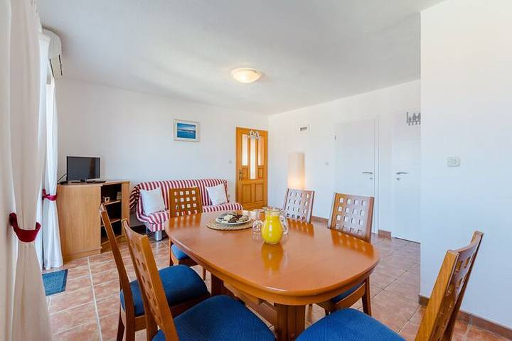 Gîte pour 4 personnes, avec balcon et jardin à Supetar - 4