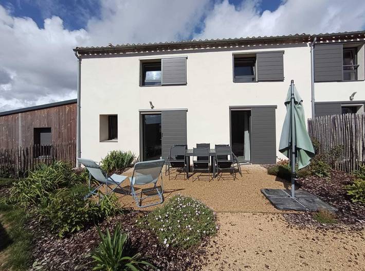 Gîte pour 8 personnes, avec terrasse et jardin