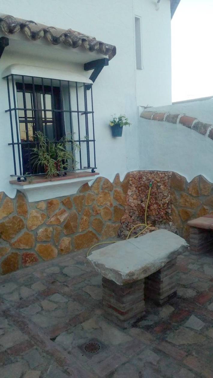 Apartamento para 7 personas, con vistas al lago además de jardín y vistas en Zahara de la Sierra