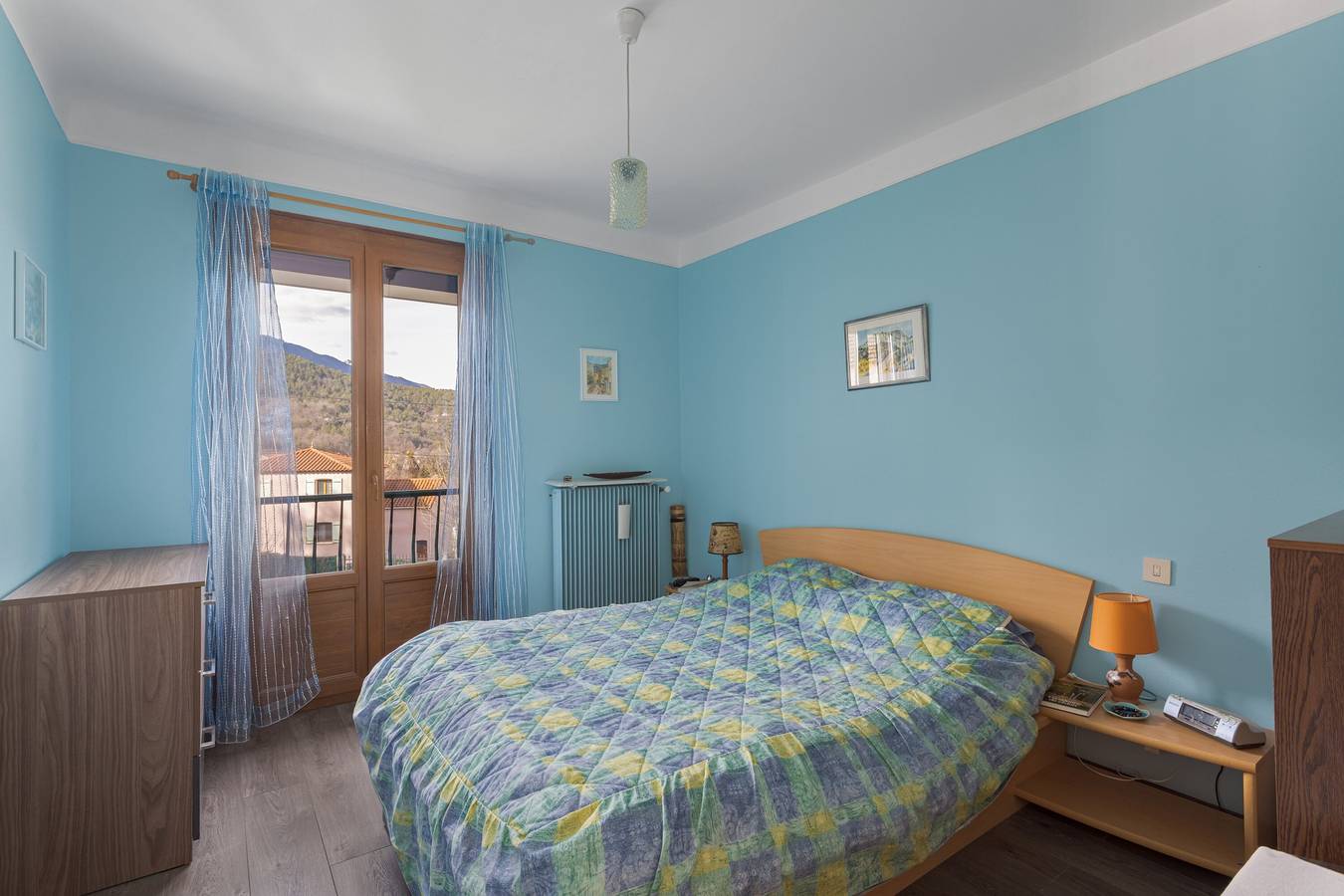 Ganze Wohnung, "Sun Canigou" Apartment | Bergblick, private Terrasse, Wi-Fi, 12 Min. von Thermalbädern in Vernet-les-Bains, Parc naturel régional des Pyrénées catalanes