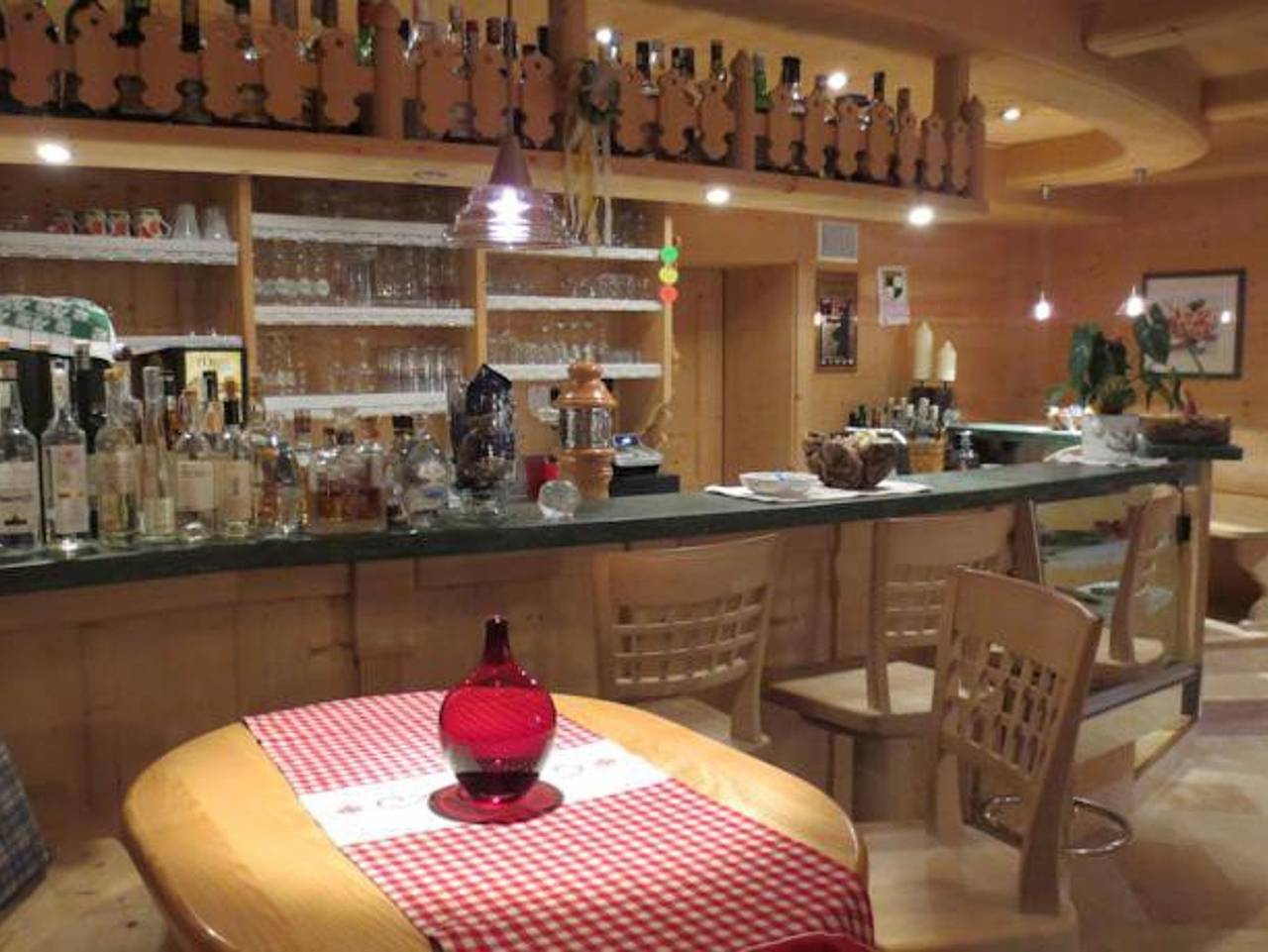 Ganze Ferienwohnung, Garni Ciasa Ai Pini - Wohnung für 2/3 Personen in San Cassiano, Abtei