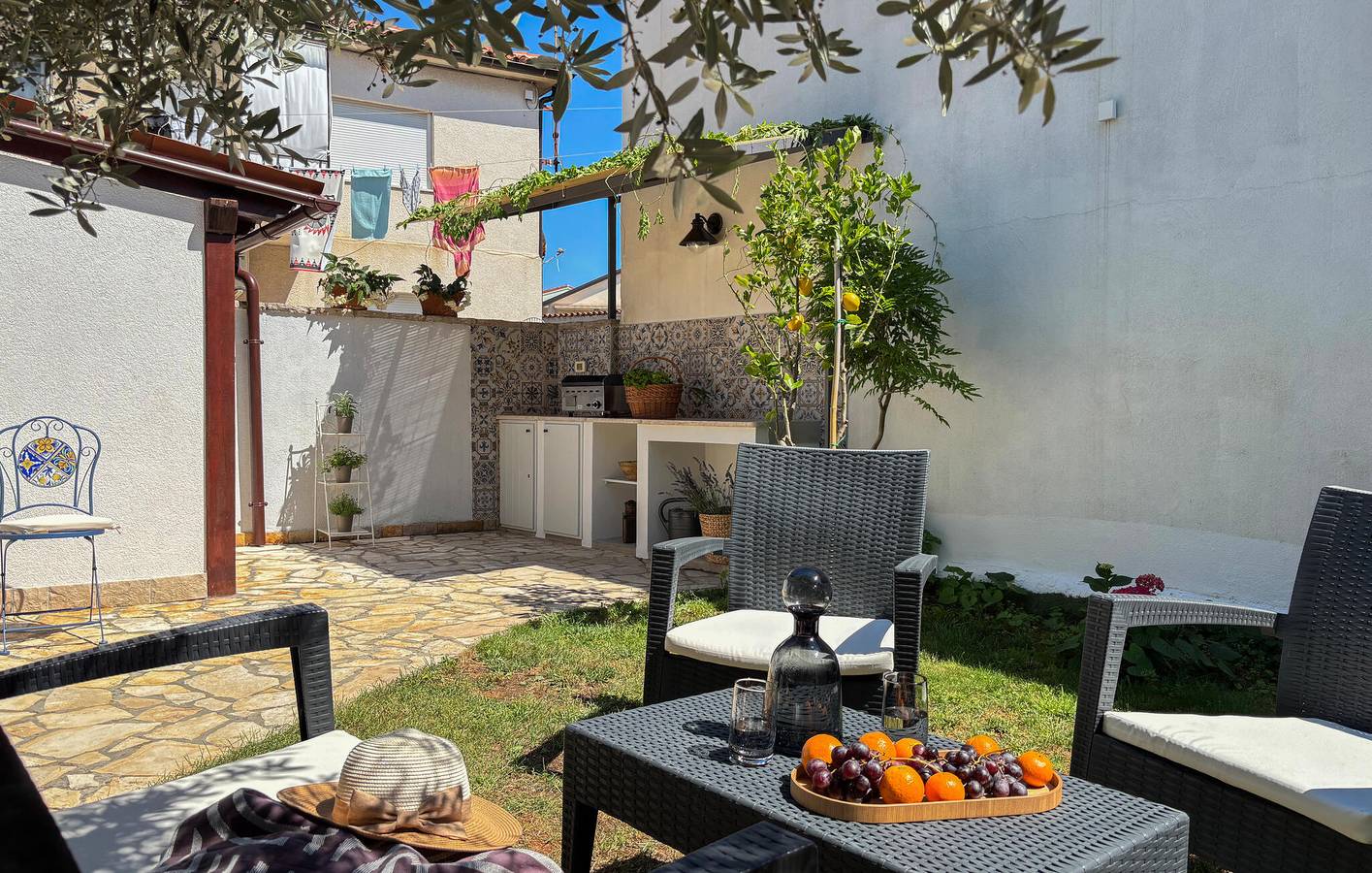Apartamento vacacional entero, Encantador apartamento de un dormitorio con terraza cerca de la playa de Bijela in Medulin City, Medulin