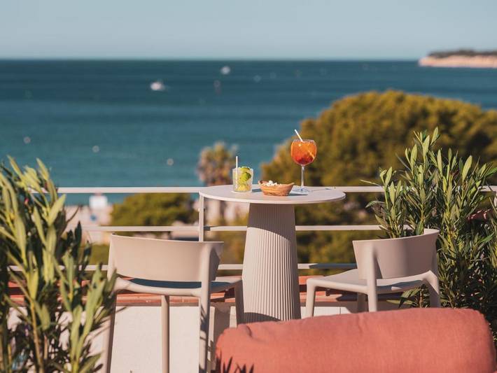 Hôtel pour 2 personnes, avec terrasse, animaux acceptés dans Port De Cassis - 2