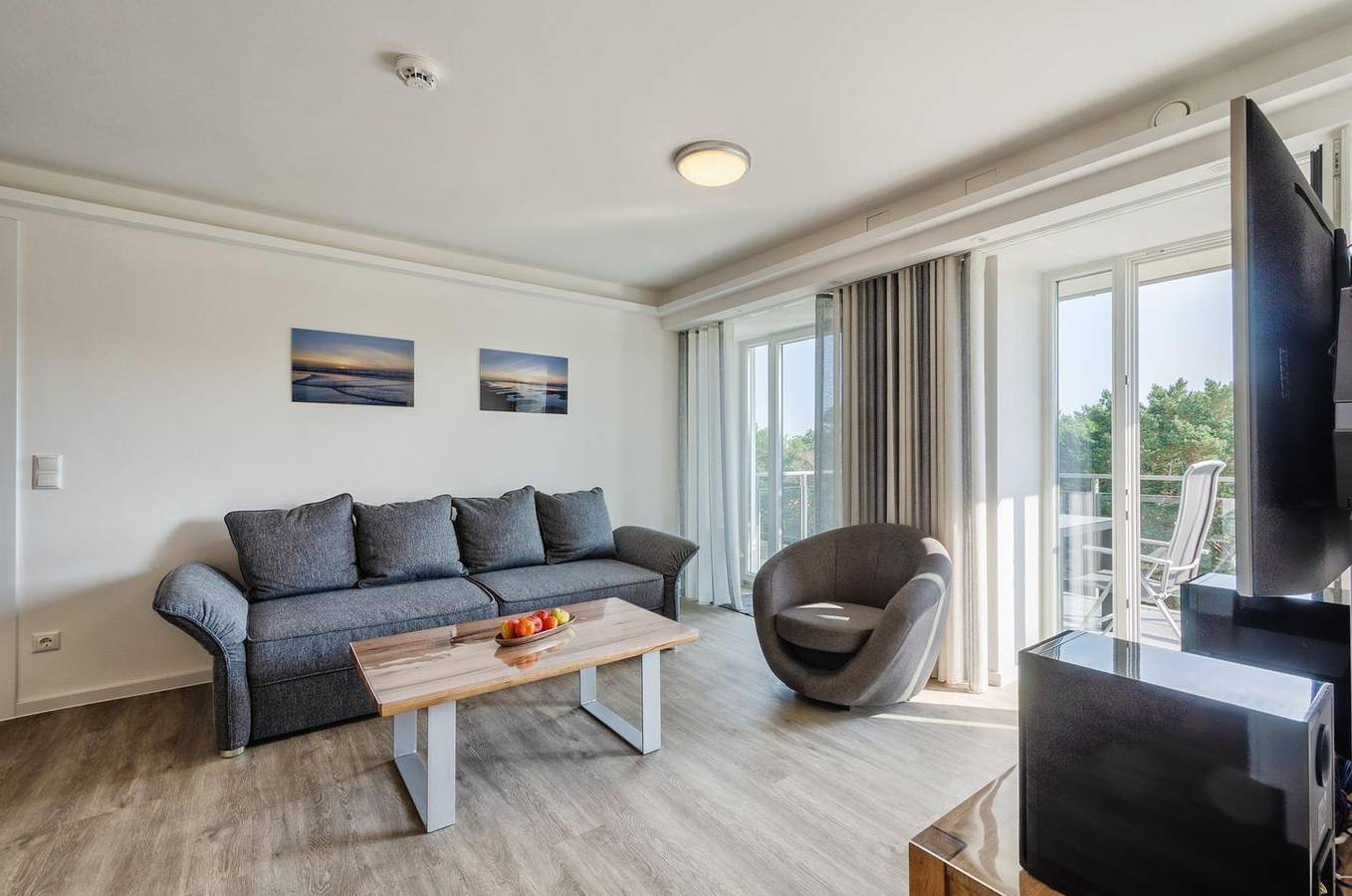 Geheel appartement, Fewo Ostwind: 55 m² Apartment mit Balkon, Meerblick & Sky-Sauna-Nutzung in Prora, Binz