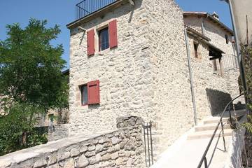 Gîte pour 10 personnes, avec balcon et jardin dans La Bastide-Pradines