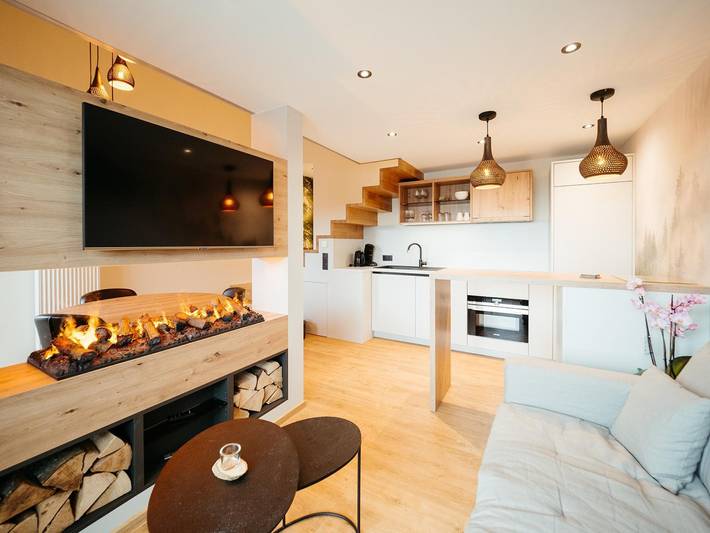 Ferienwohnung für 2 Personen, mit Balkon/Terrasse und Whirlpool sowie Pool