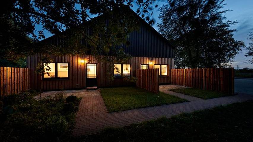 Ferienwohnung für 3 Personen, mit Garten und Sauna sowie Terrasse, kinderfreundlich in Groß Rheide