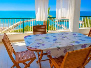 Location de vacances pour 10 personnes, avec terrasse à Peschici