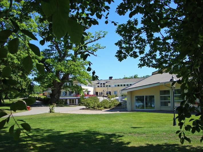 Hotell för 2 Personer, med Bubbelpool samt Terass och Trädgård och Pool i Sölvesborg