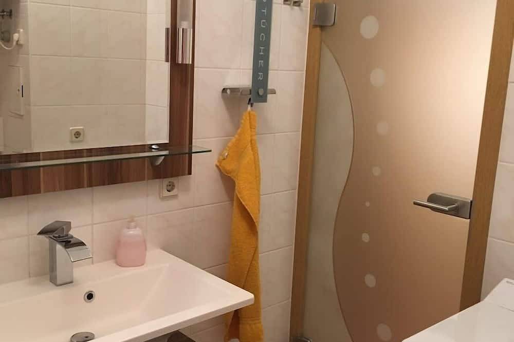 Ganze Wohnung, Villa Linde - Hochwertig ausgestatte 2. Raum Wohnung direkt im Zentrum in Bernburg, Region Salzlandkreis