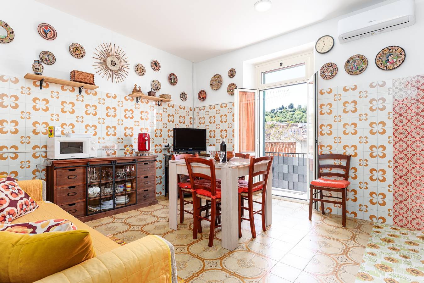 Casa vacanze 'Rachele' con vista sulle montagne, Wi-Fi e aria condizionata in Dorgali, Golfo di Orosei