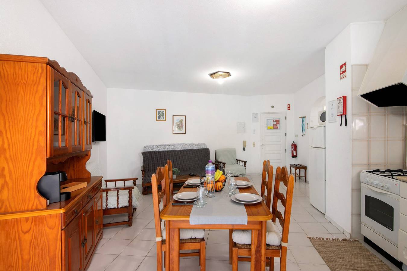 Ganze Wohnung, Ferienwohnung 'Seaside Sanctuary - Praia Da Rocha' mit Gemeinschaftspool und Klimaanlage in Praia da Rocha, Portimão