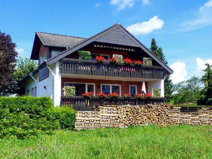 Ferienwohnung für 6 Personen, mit Balkon und Terrasse sowie Garten in Friesenheim