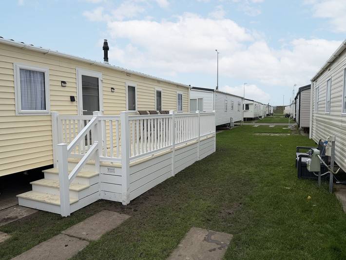 Caravan for 8 people, with garden in Rhyl