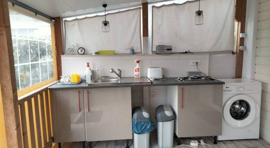 Mobil home pour 4 personnes, avec terrasse ainsi que piscine et jardin à Sainte-Gemme - 2