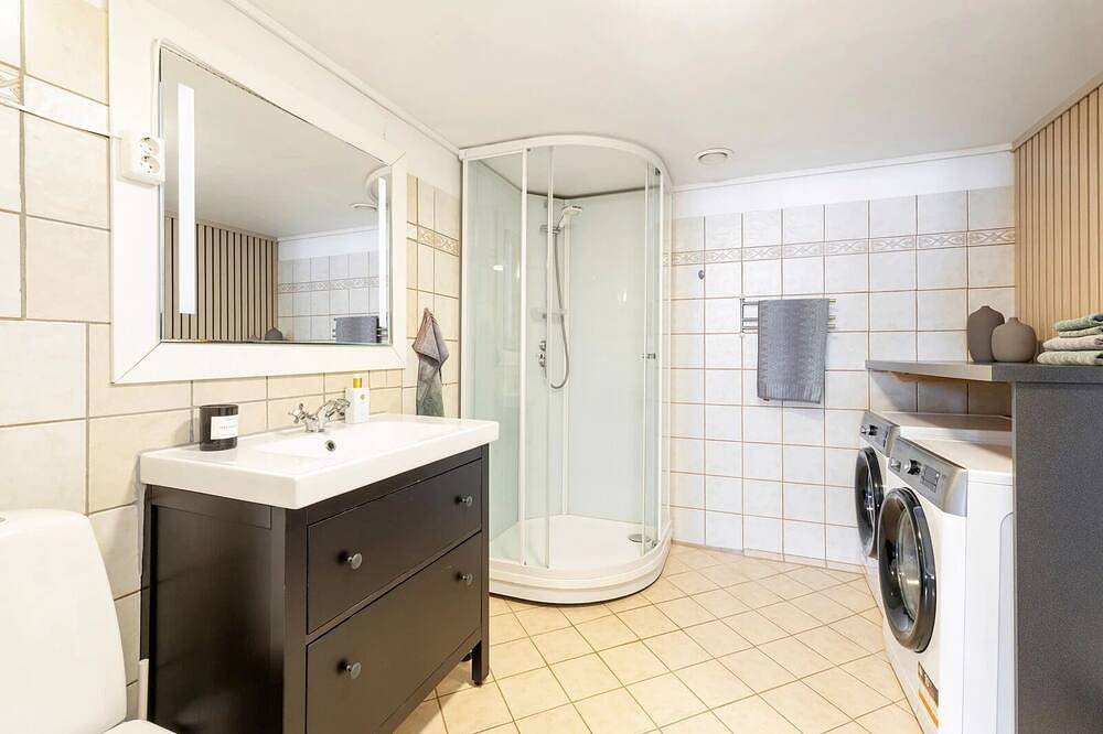 Hel lejlighed, Centrally located in Kvadraturen with 3 large bedrooms, balcony and parking space in Kristiansand