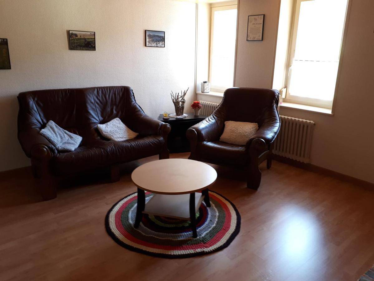 Ganze Wohnung, Three-Bedroom Apartment in Val-de-Travers, Massif du Jura