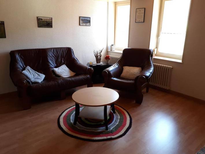 Ganze Wohnung, Three-Bedroom Apartment in Val-de-Travers, Massif du Jura