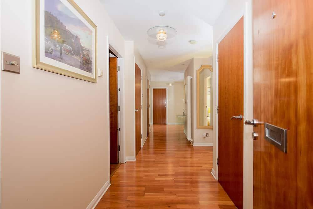 Apartment for 8 People in Leith, Edinburgh