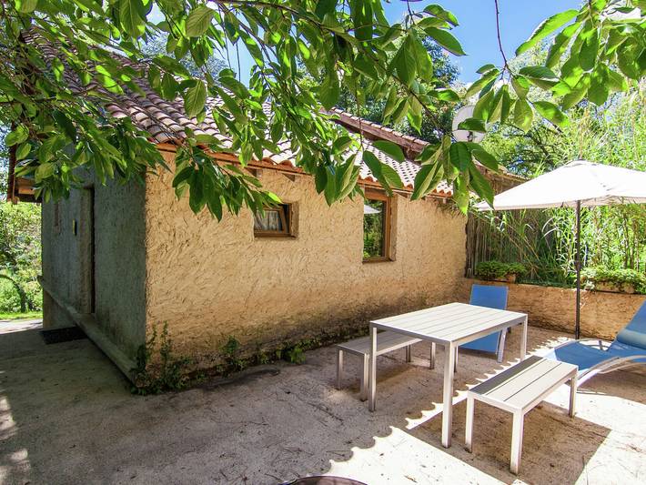 Gîte pour 4 personnes, avec Jacuzzi ainsi que Terrasse et Jardin