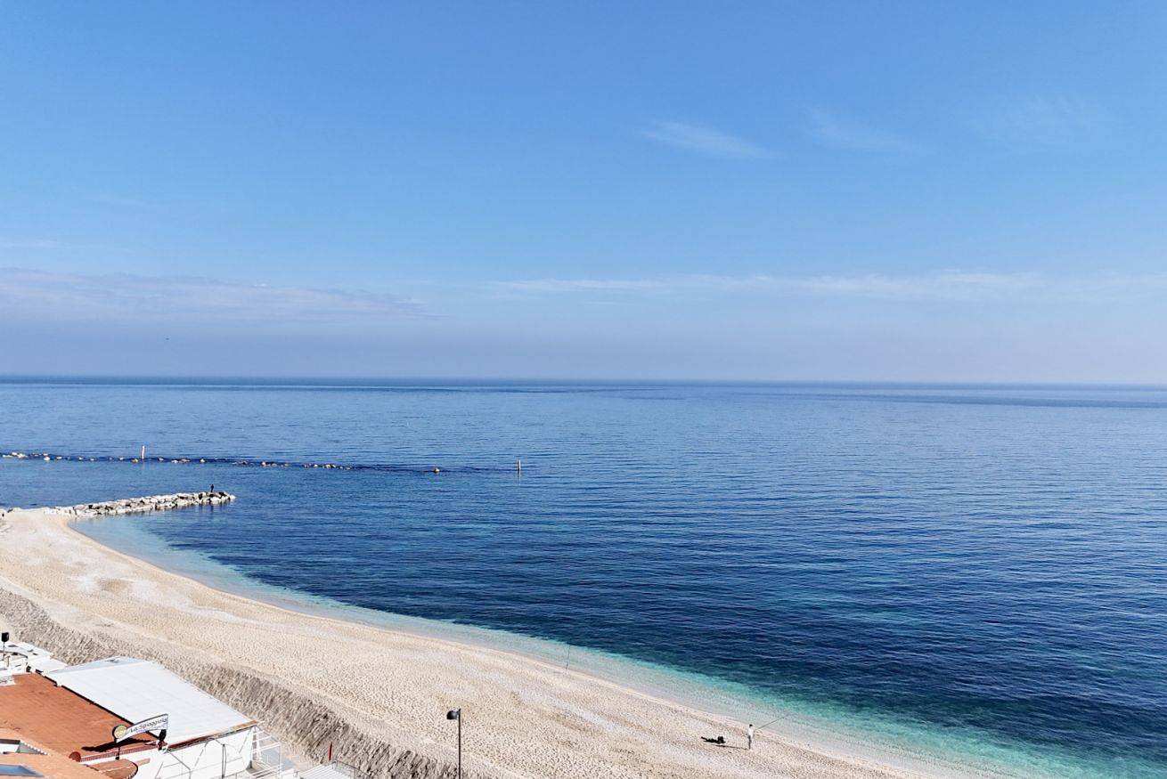 Entire apartment, N276 - Numana, two-room apartment facing Spiaggiola beach with pool in Numana, Riviera del Conero