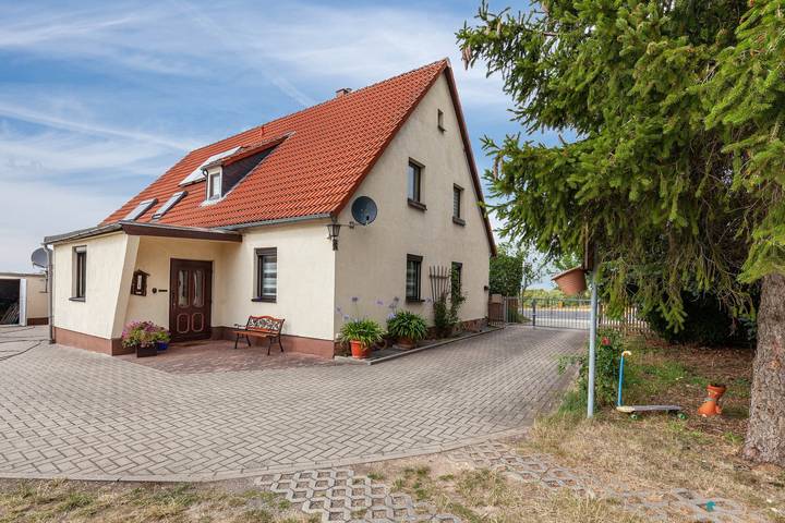 Ferienhaus für 7 Personen, mit Garten in Sächsisches Burgen- und Heideland