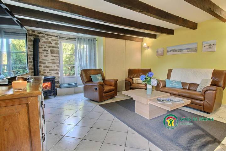 Gîte pour 4 personnes, avec piscine ainsi que jardin et terrasse à Merlevenez - 4