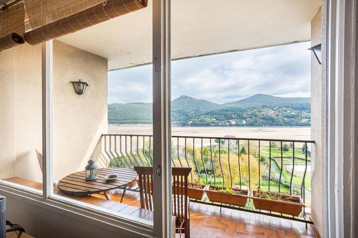 Gîte pour 6 personnes, avec vue sur le lac ainsi que vue et balcon à Busturia - 4