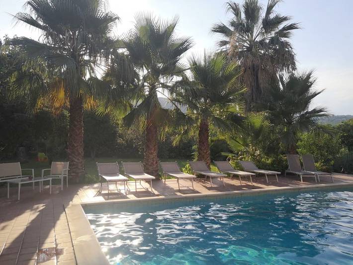 Location de vacances pour 2 personnes, avec terrasse ainsi que jardin et piscine, animaux acceptés à Acireale - 2