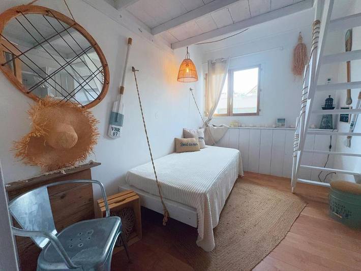 Gîte pour 4 personnes, avec balcon et vue dans Plage des Roches Noires - 2