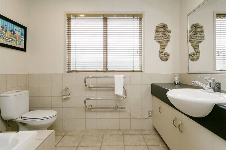 Location de vacances pour 8 personnes, avec jardin et jacuzzi à Taupo - 4