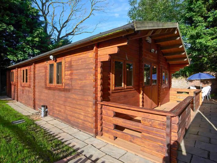 Log cabin for 6 people, with garden, with pets in Cambridgeshire