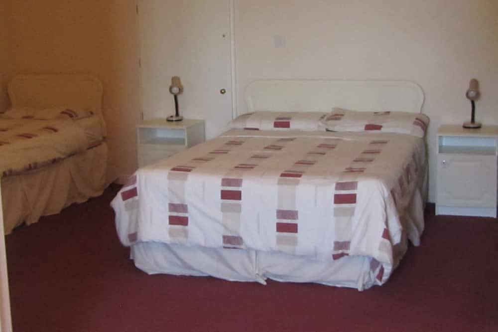 Ganze Wohnung, Stadthaus im Dorf Salthill nahe der Küste. in Irland