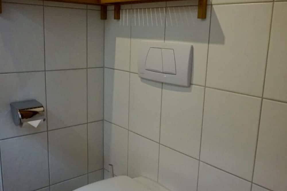Ganze Wohnung, 3-Zimmer-Nichtraucher-Appartment mit großzügigem Balkon in Sugenheim, Fränkisches Weinland