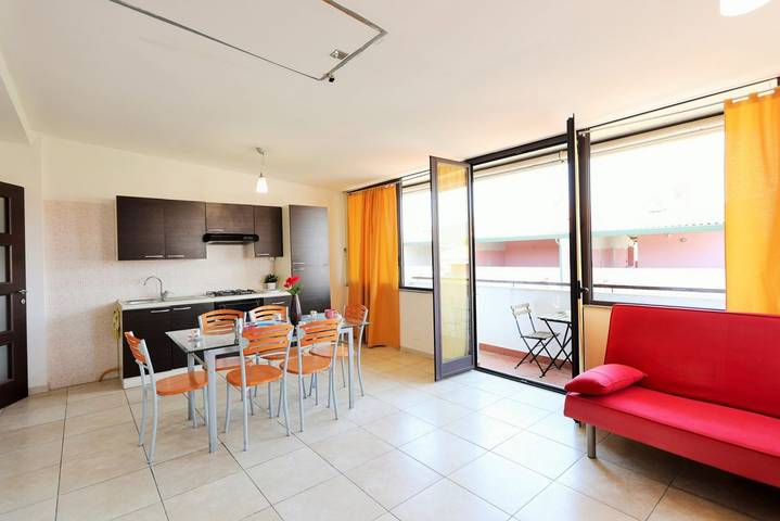 Entire apartment, Giardini Naxos x5 with balcony! in Recanati (Sicily), Giardini-Naxos