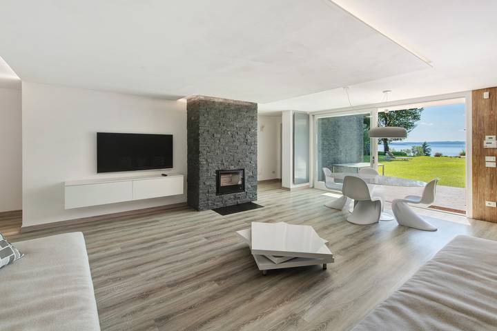 Villa 'Con Vista Mozzafiato Sul Lago' con vista lago, Wi-Fi e aria condizionata in Cisano, Bardolino