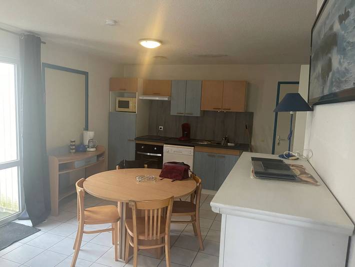 Appartement de vacances pour 4 personnes, avec terrasse ainsi que piscine et vue sur le lac dans les Deux-Sèvres - 2