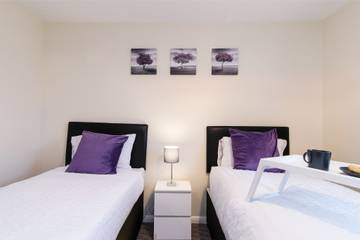 Holiday Rental for 7 People in Coventry, Heart of England, Photo 2