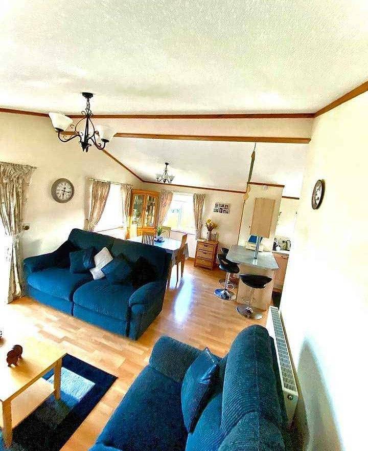Lodge - Sleeps up to 6, pet friendly & bbq allowed in Afon Wen, Gwynedd