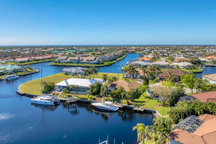Inviting House in Punta Gorda City, 5949 in Punta Gorda, Charlotte County