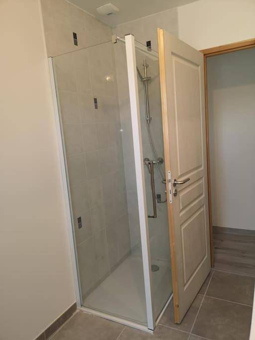 Appartement entier, Three-Bedroom Apartment in Pontpoint, Oise