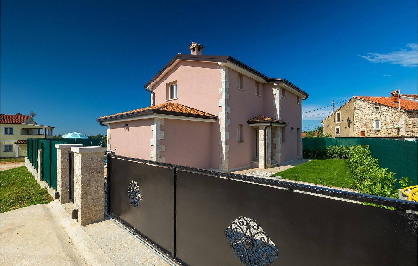 Gemütliche 150 m² große Wohnung mit Pool und WLAN in der Nähe des Stadtzentrums und von Restaurants in Kosinozici, Porec und Umgebung