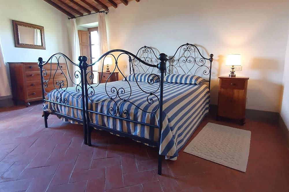 Ganze Wohnung, Geräumige Wohnung La Colonna mit Blick auf die Weinberge des Chianti Classico in Panzano In Chianti, Greve In Chianti