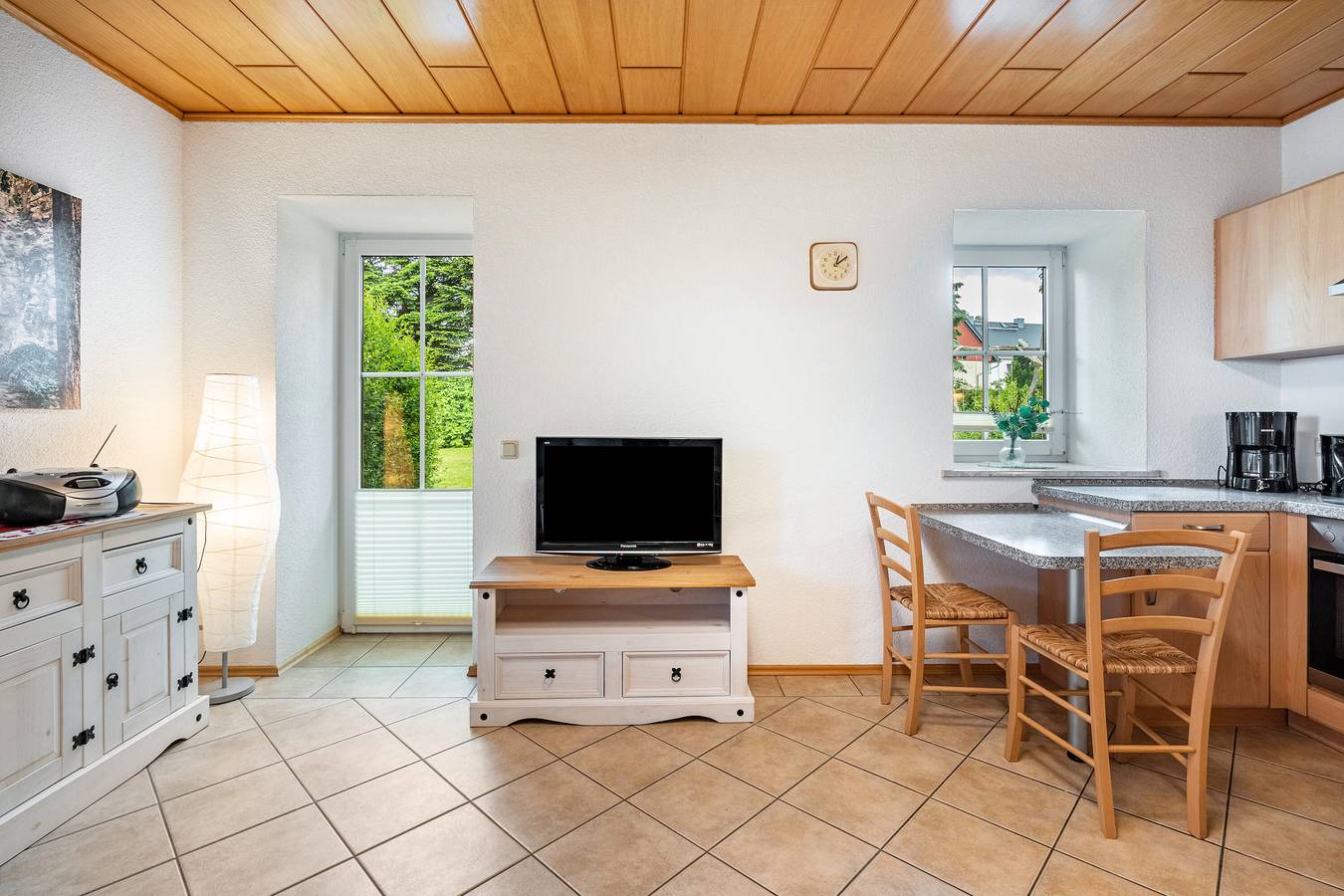 Ganze Wohnung, Ferienwohnung 'Familie Nahrstedt Parterre' mit gemeinsamer Terrasse, privatem Garten und Wi-Fi in Lausitz