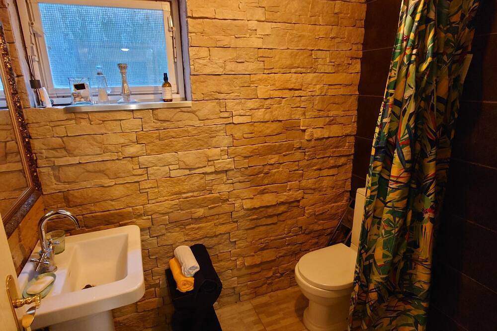 Apartamento entero, Stylish studio 5 minutes from the Abb research center and the hospital. in Aargau-Basel