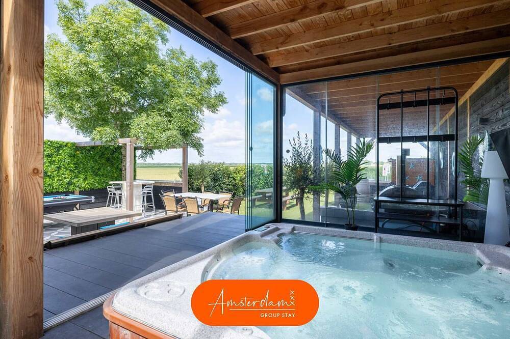 Amsterdam Villa | Jacuzzi, Sauna & Cinema in Nederlandse kust