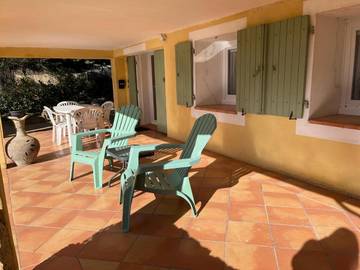Gîte pour 3 personnes, avec piscine ainsi que jardin et vue à Fuveau