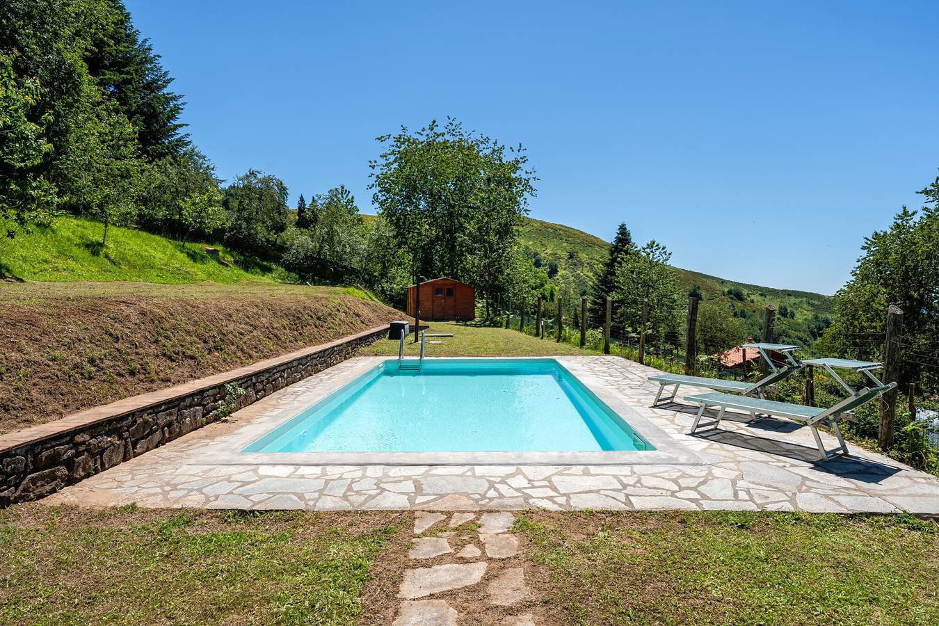 Chalet « Casa Albereta » avec vue sur les montagnes, piscine privée et terrasses privées in Bagni di Lucca, Province de Lucca