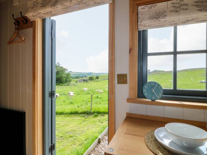 Fern Shepherds Hut in Thorpe (Derbyshire), Derbyshire