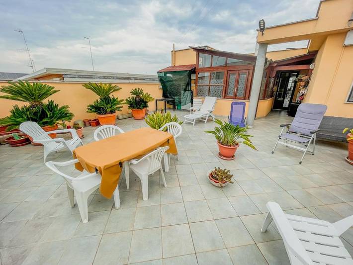 Appartamento per 5 persone, con balcone e giardino in Noicattaro